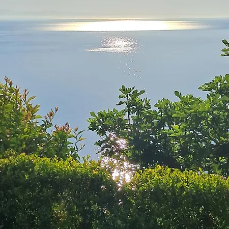 Oda ve Kahvaltı Aga 4*